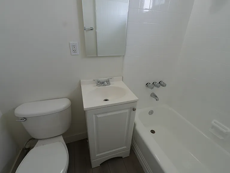 1621 W 226th St #8 — Photo 9