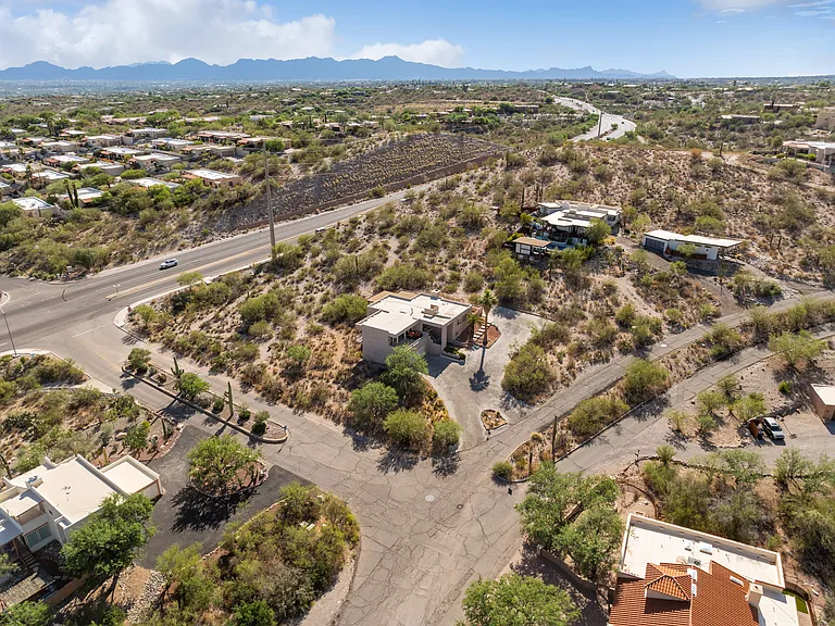 5798 E Paseo Cimarron — Photo 28