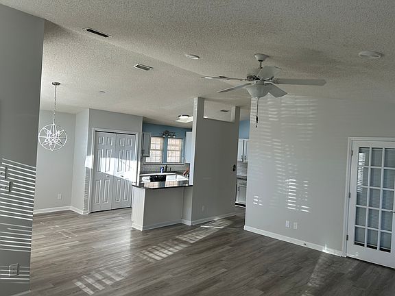 4th image of 533 Leeward Way