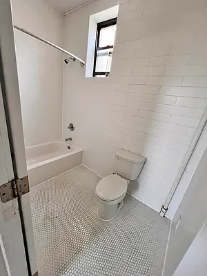 Rented by Space Real Estate | media 28