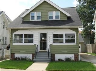 834 Alhambra Rd, Cleveland, OH 44110