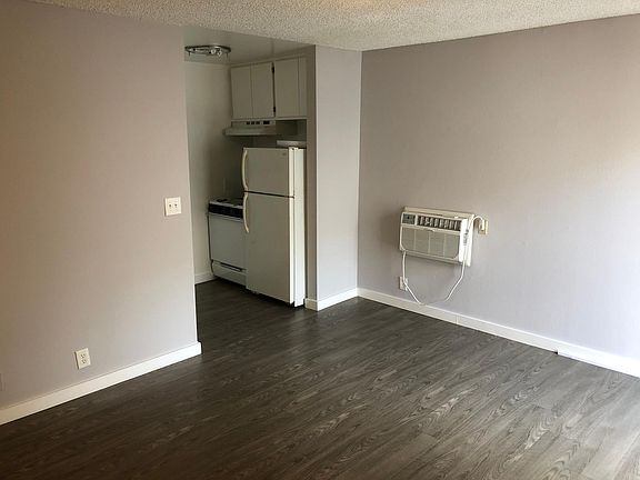 2nd image of 7044 Hawthorn Ave APT 309