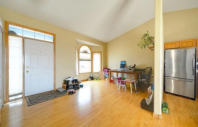 5 bed, 2686 sqft, $3,395 — Photo 3