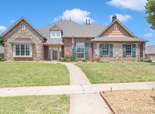 1900 W Birmingham St, Broken Arrow, OK 74011