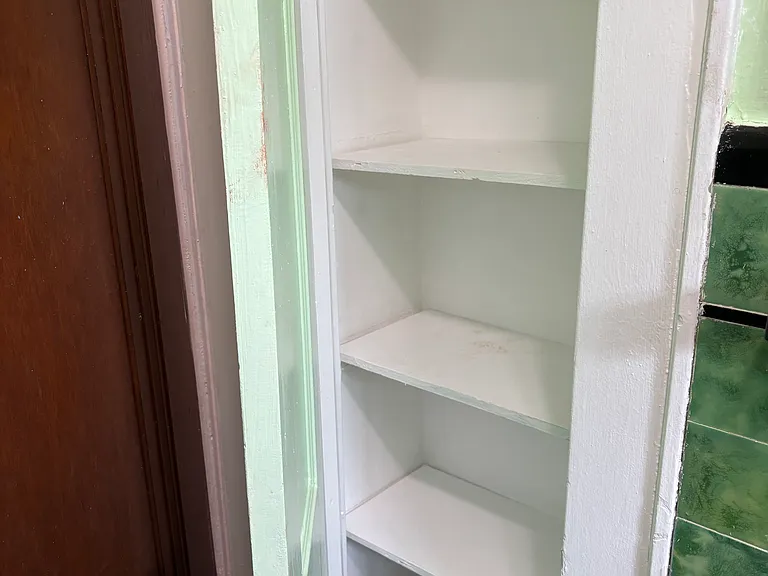 18-20 Netherwood Pl — Photo 9