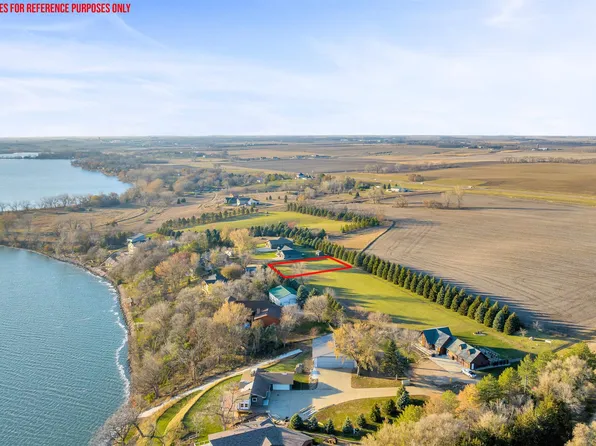 6314 Lakeview Dr, Wentworth, SD 57075
