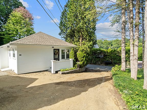 2nd image of 215 Mamanasco Road #215