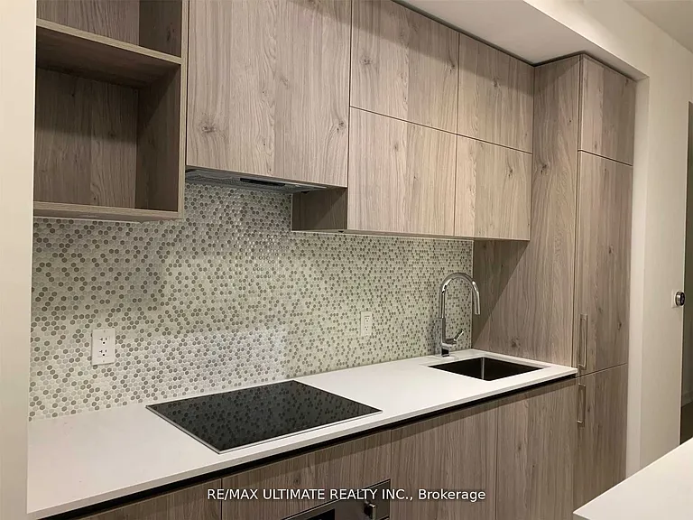 1 Yorkville Ave #1907 — Photo 7