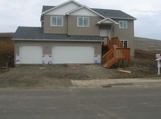 1105 W Golden Hills Dr, Cheney, WA 99004