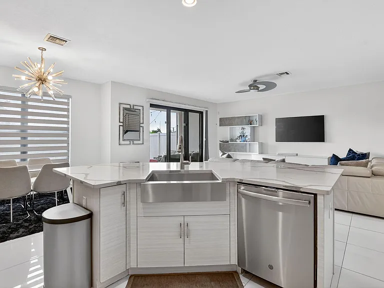 10106 Akenside Dr — Photo 15