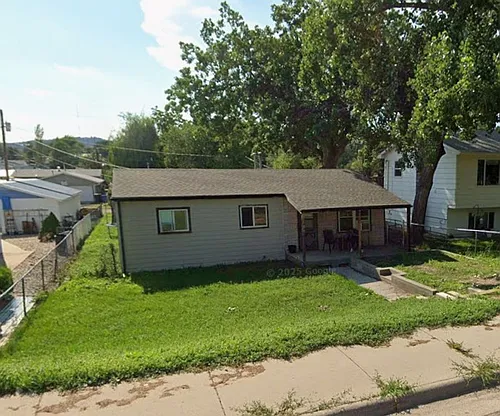 927 Blaine Ave Photo 1