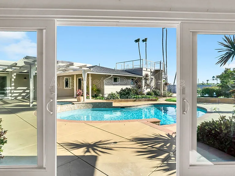 5940 La Jolla Mesa Dr — Photo 17