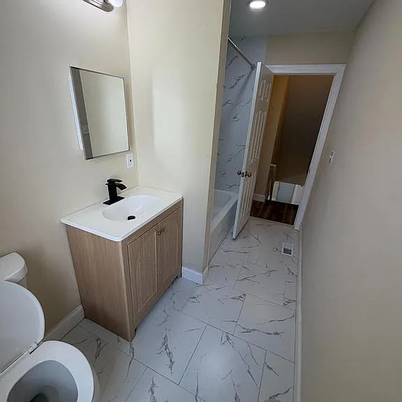 1904 E Lanvale St — Photo 10