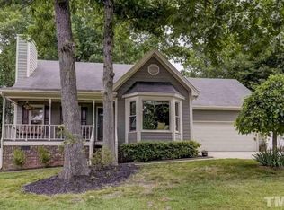 416 Cottonwood Ln, Holly Springs, NC 27540