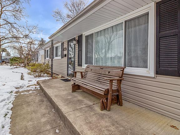 4th image of 3006 N Bayview Ln