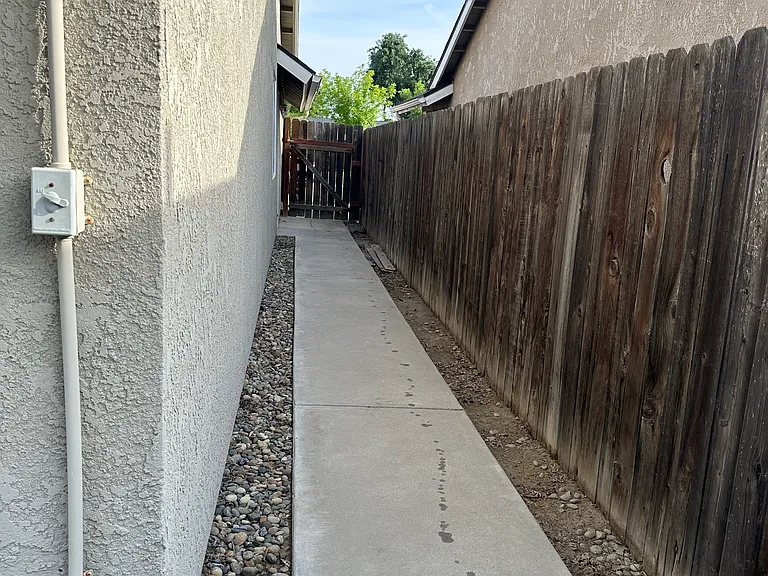 823 E Palm Dr — Photo 8
