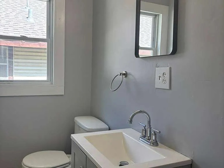1850 E 68th Ter — Photo 10
