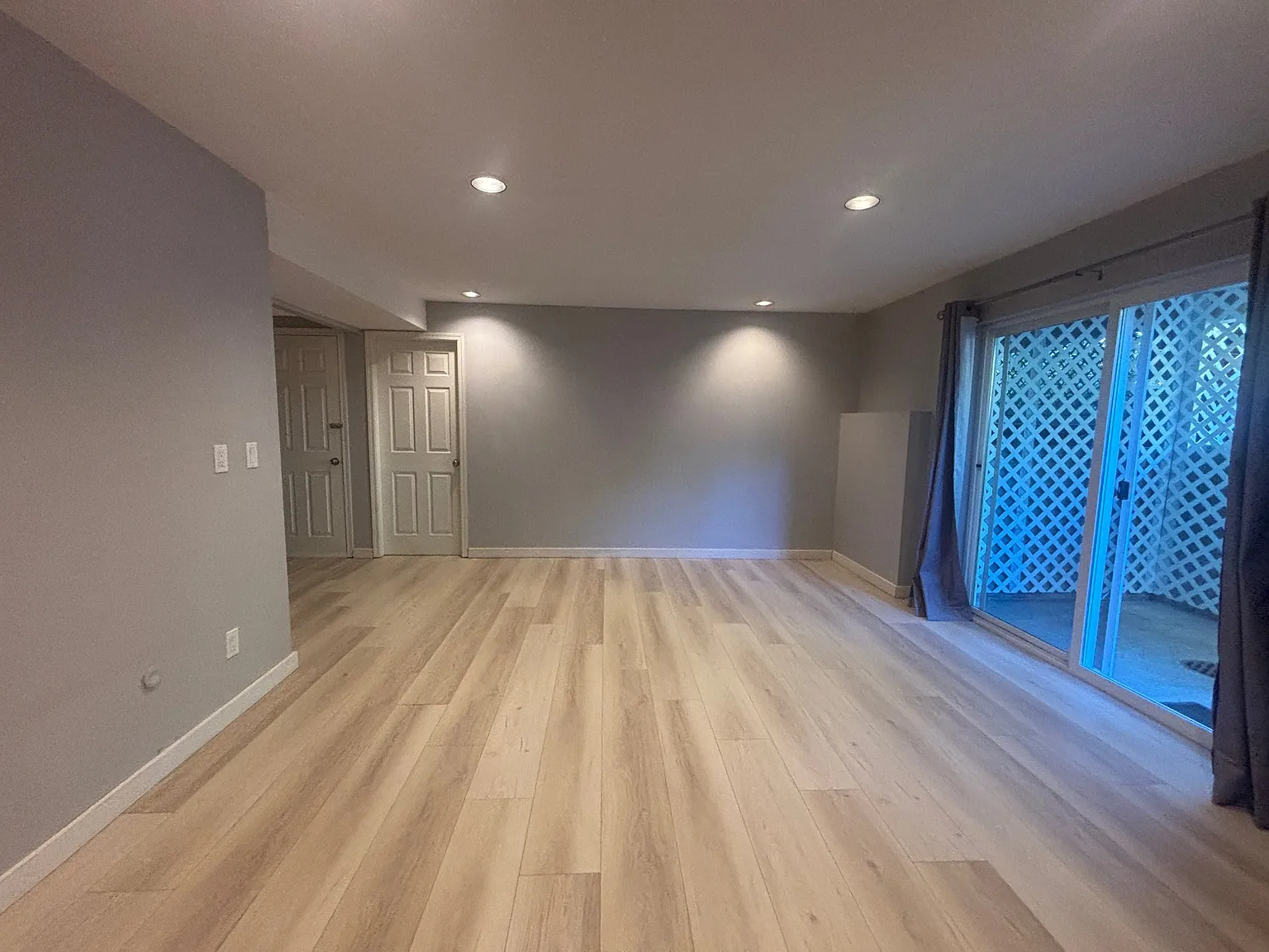 2 bed, 1003 sqft, $1,750 — Photo 2