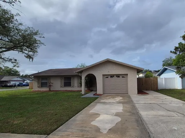 813 Senate Ct, Tampa, FL 33613