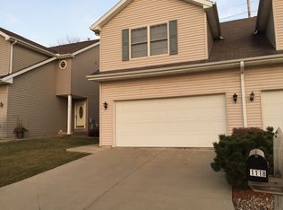 1118 Doral Dr, Bloomington, IL