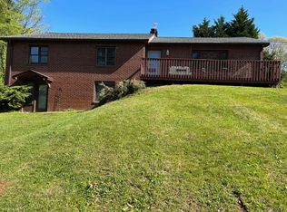 205 Padgettown Rd, Black Mountain, NC 28711