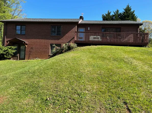 205 Padgettown Rd, Black Mountain, NC 28711