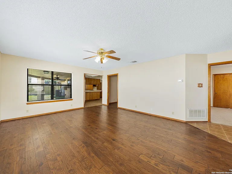 1504 Circle Oak Dr — Photo 25