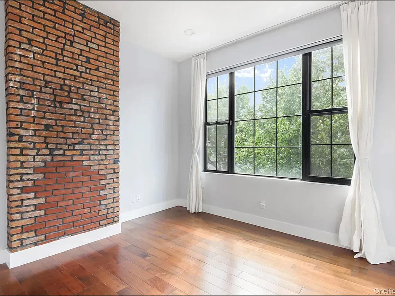 2 bed, 2.0 bath, 2900 sqft, $3,595 — Photo 3