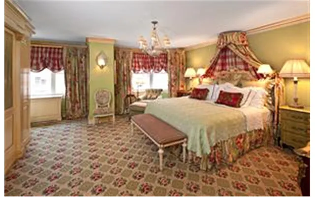 Sold by Douglas Elliman | media 17