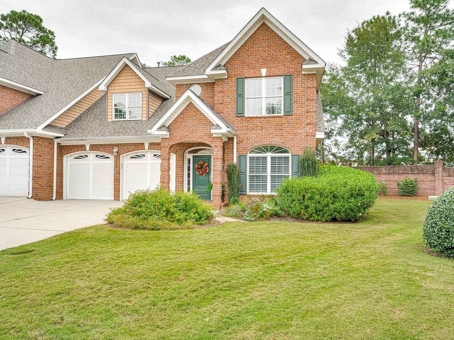 3 bed, 2.5 bath, 2632 sqft, $2,950 — Photo 1