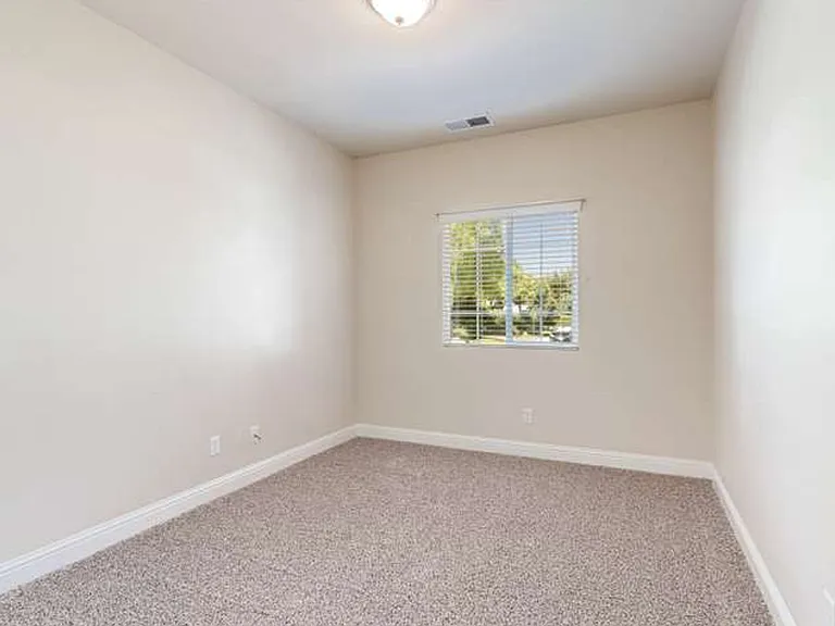 538 N Burgan Ave — Photo 14