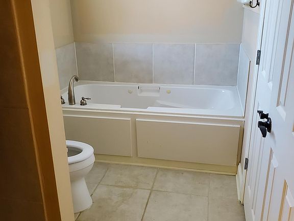 3rd image of 8263 Bluegill Cir