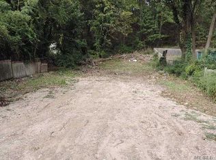 165 Fort Salonga Rd, Northport, NY 11768