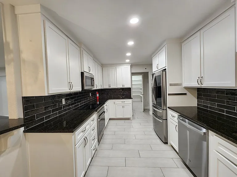 3300 Durant Dr — Photo 19
