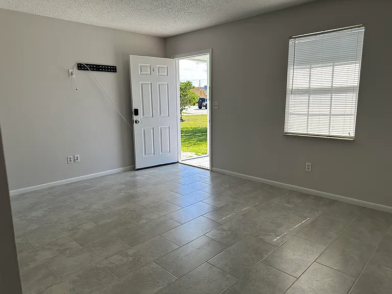 280 Sunset Dr #A — Photo 5