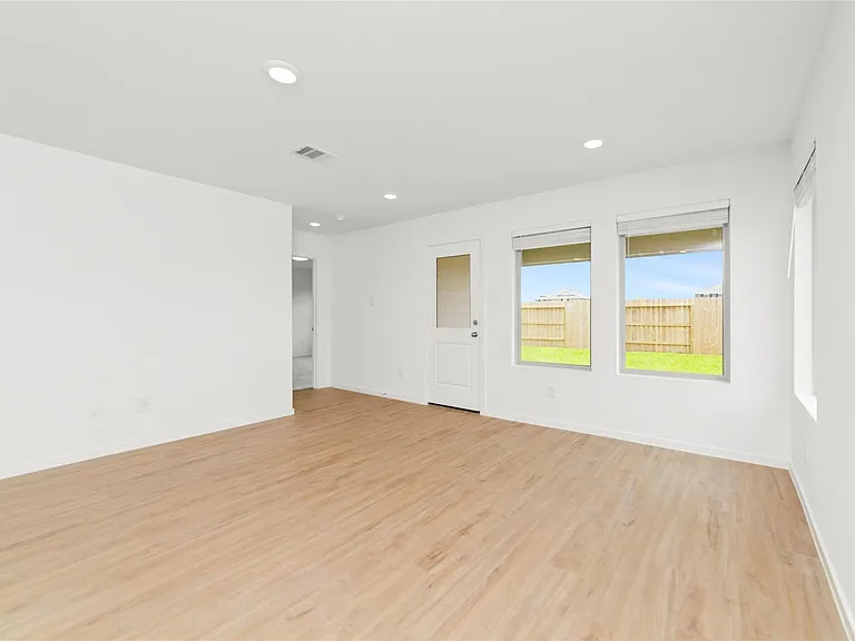 1634 Blue Cypress Dr — Photo 6