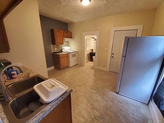 3rd image of 22-24 E Parkwood Ave