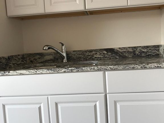 2nd image of 652 Lorraine Ave #1