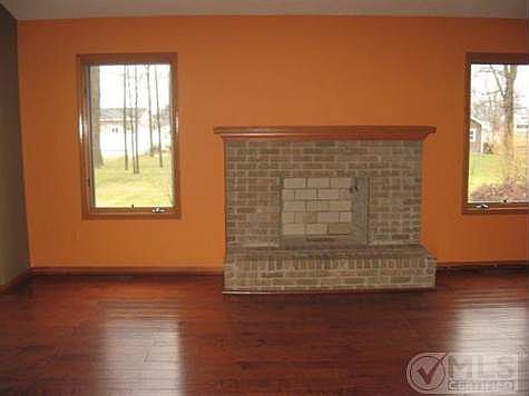 LVINGROOM VIEW 2[1].JPG