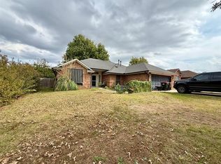 900 Harrison St, Harrah, OK 73045