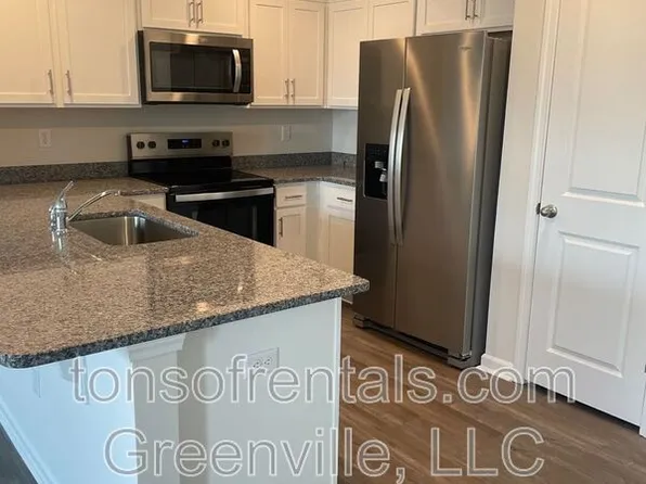 808 Embark Cir, Greer, SC 29651