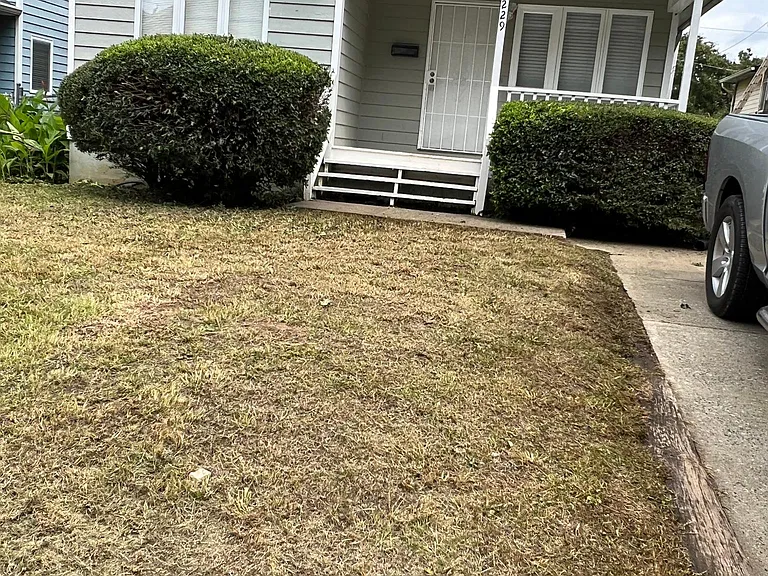 229 Maple St NW — Photo 1