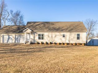 3406 Fitzsimmons St, Greensboro, NC 27406