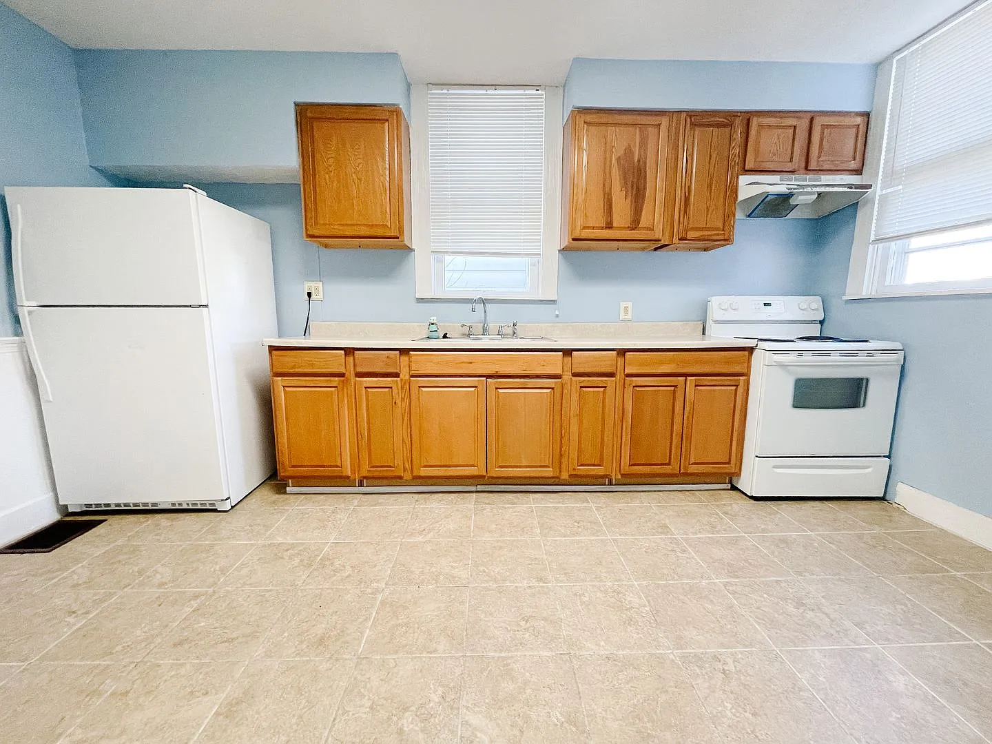 Coming Soon, For Rent: 258 SW 2nd St. 3 Bedroom, 2 Bathroom! Fenced in Backyard! Nice Porch! — Photo 3