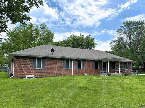 729 Madison St, Lyndon, KS 66451
