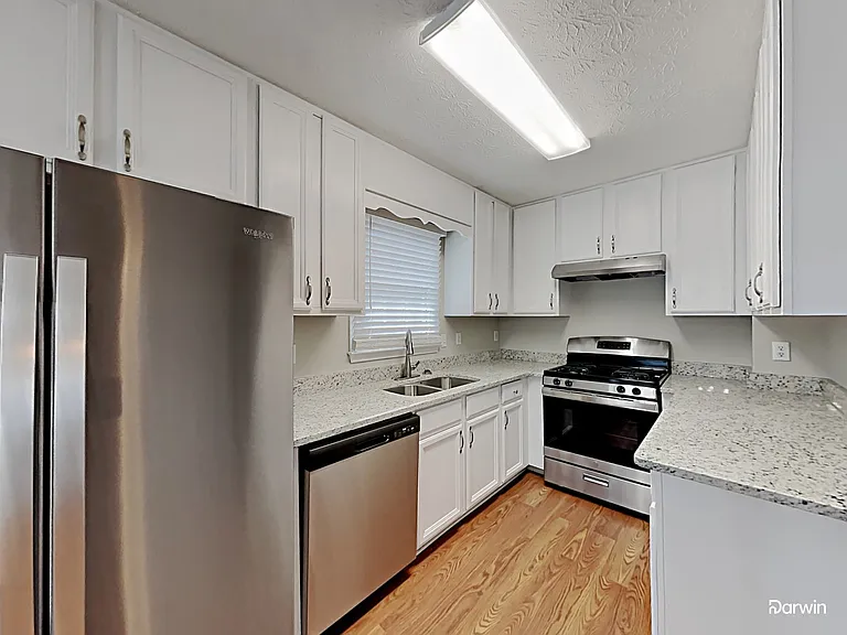 383 Robin Hood Dr — Photo 5