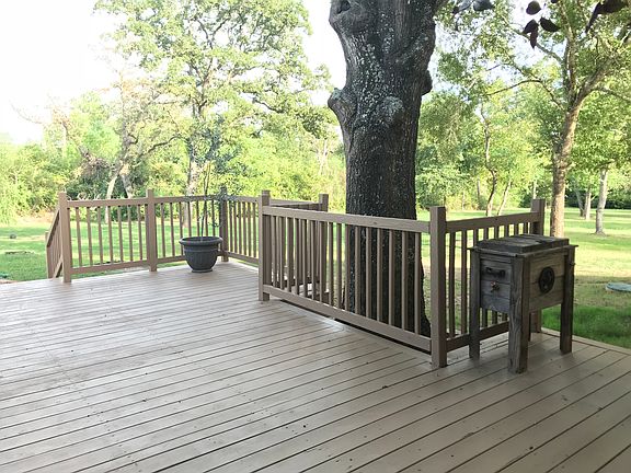 Large deck for entertaining