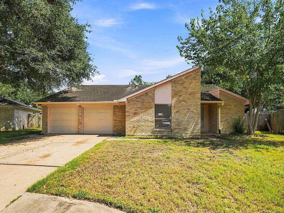 1st image of 703 Conestoga Cir