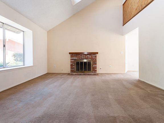 3rd image of 23231 Melinda Ct