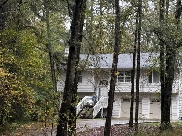 83 Laurel Ln, Carrollton, GA 30116